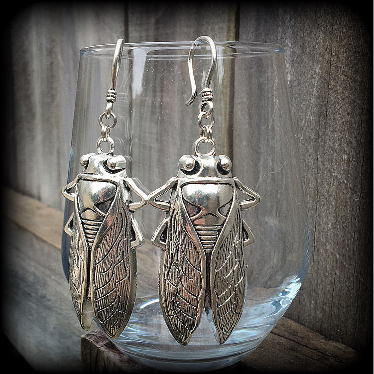 Antique silver cicada earrings-Ear hangers