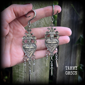 Tarot card ear hangers Three of swords earrings 6 gauge ear weights Body jewelry Stretched lobes Gauges 6g 2g 0g 00g 1/2 9/16 5/8 3/4 7/8 1" 1.10" 1.18" Stretched ears Stretched lobes gauged ears gauged earrings Tarot jewellery Occult jewelry Waite