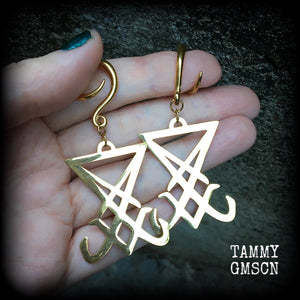 Sigil of Lucifer gauged earrings Satanic earrings Evil jewelry Occult ear weights Ear hangers Ear gauges 6 gauge ear weights Church of Satan Body jewelry Stretched ears Lobes Occult jewelry 4mm 6mm 8mm 10mm 12mm 14mm 16mm 19mm 22mm 25mm 28mm 30mm 