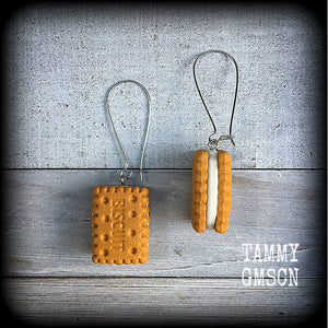 Biscuit earrings-Cream biscuit earrings