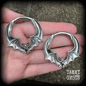 Featuring gorgeous spooky cute surgical steel bats, these earrings measure just under 5cms from tip to tip, and weigh approx 23 grams each.