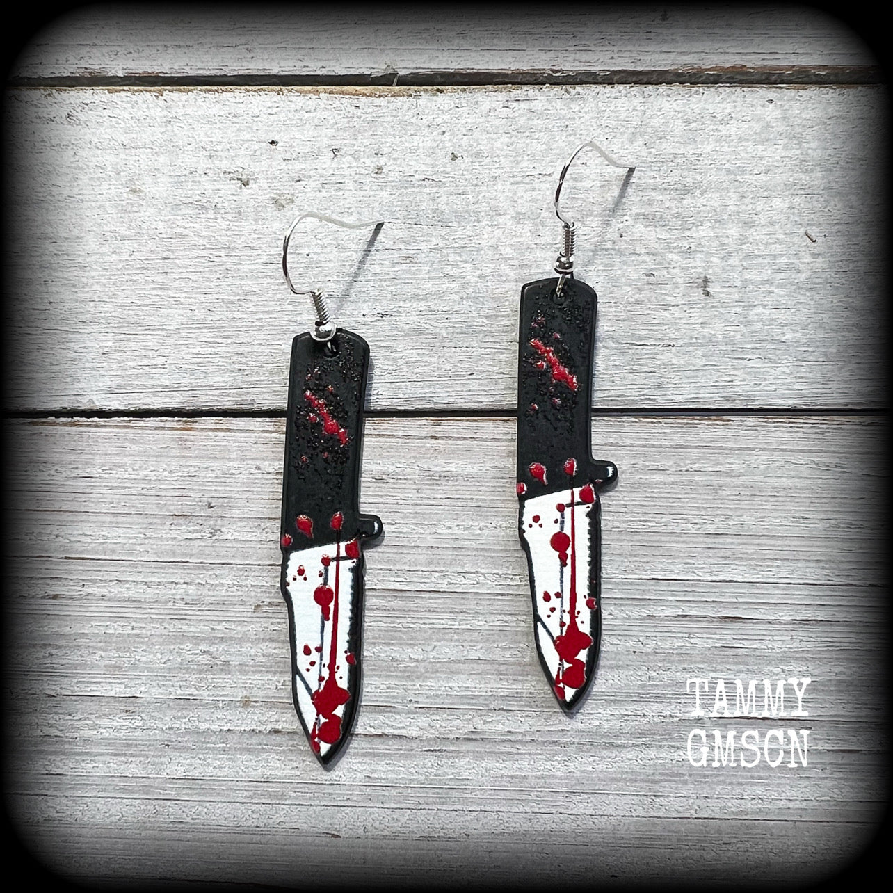 Horror punk earrings Kitchen knife earrings Halloween earrings Hunting knife earrings Bowie knife Pierced ears Ear gauges Horror punk jewelry Wednesday Fright night Horror movie Slasher movies Black Friday Real life crime Murderdolls Friday 13