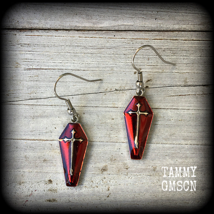 Coffin earrings Red coffin earrings Gothic earrings Halloween earrings Casket earrings Gothic earrings Halloween jewelry Halloween jewellery Ear gauges Pierced Body jewelry Ear jewelry Spooky cute Horrorpunk earrings Horrorpunk jewellery Ear gauges