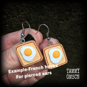 Eggs on toast-Breakfast earrings