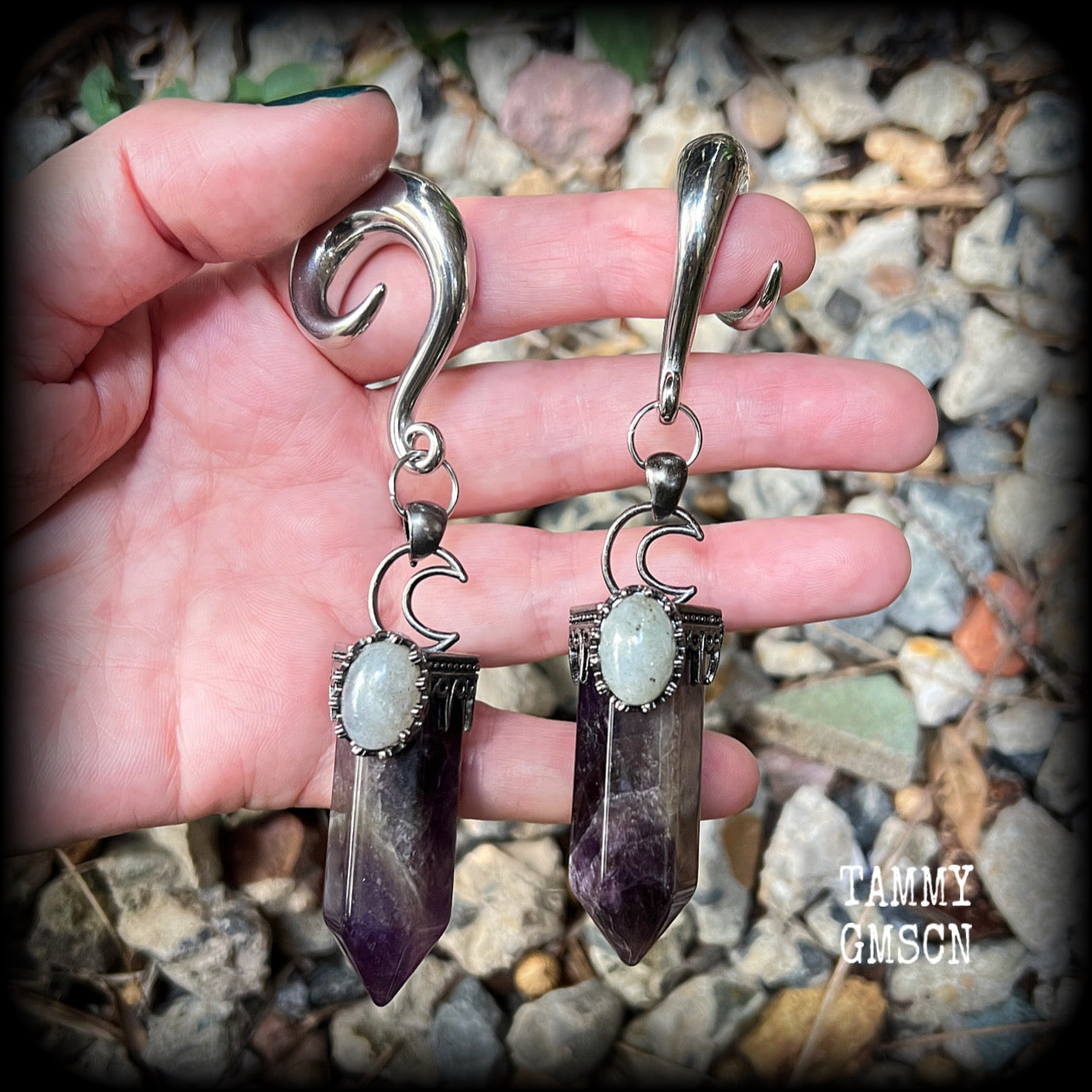 Amethyst jewelry Amethyst ear weights 00 gauge ear weights Ear gauges Amethyst gauged earrings Gemstone tunnel dangles Gemstone ear weights Ear hangers Witchy jewelry Stretched ears 4mm 6mm 8mm 10mm 12mm 14mm 16mm 19mm 22mm 25mm 28mm 30mm Gauges