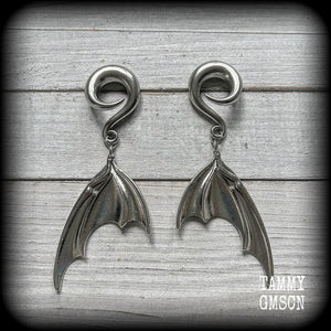 Dragon wings Bat wings Demon wings Dragon ear weights Dragon ear hangers 0 gauge ear weights 00 gauge ear gauges Stretched ears Stretched lobes Gauged ears 4mm 6mm 8mm 10mm 12mm 14mm 16mm 19mm 22mm 25mm 28mm 30mm Halloween earrings Halloween jewelry 