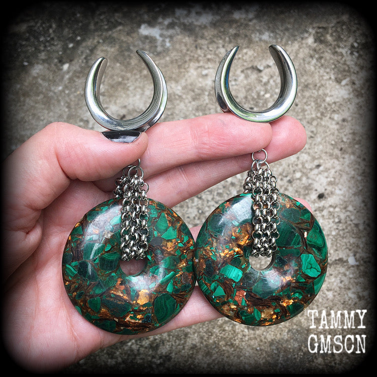 These ear weights feature beautiful big green malachite and bronzite donut gemstones enclosed in triple stainless steel chains, weighing approx 46 grams each and measuring just on 10 cms. This pair has been made with 25mm cradles.