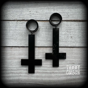 Inverted cross tunnel earrings