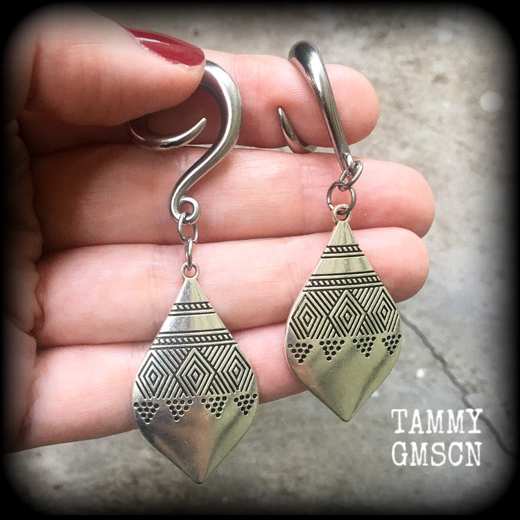 Antique silver tear drop earrings-Ishtar gauged earrings