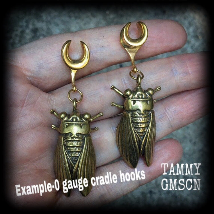 Brass cicada ear hangers Insect ear weights 0 gauge ear weights Brass ear weights Gauged earrings 6mm 8mm 10mm 12mm 14mm 16mm 19mm 22mm 25mm 28mm 30mm Stretched ears Stretched lobes Insect earrings Bugs earrings Cottagecore earrings Fairycore earring