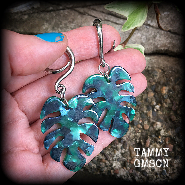 Leafy ear jewelry 