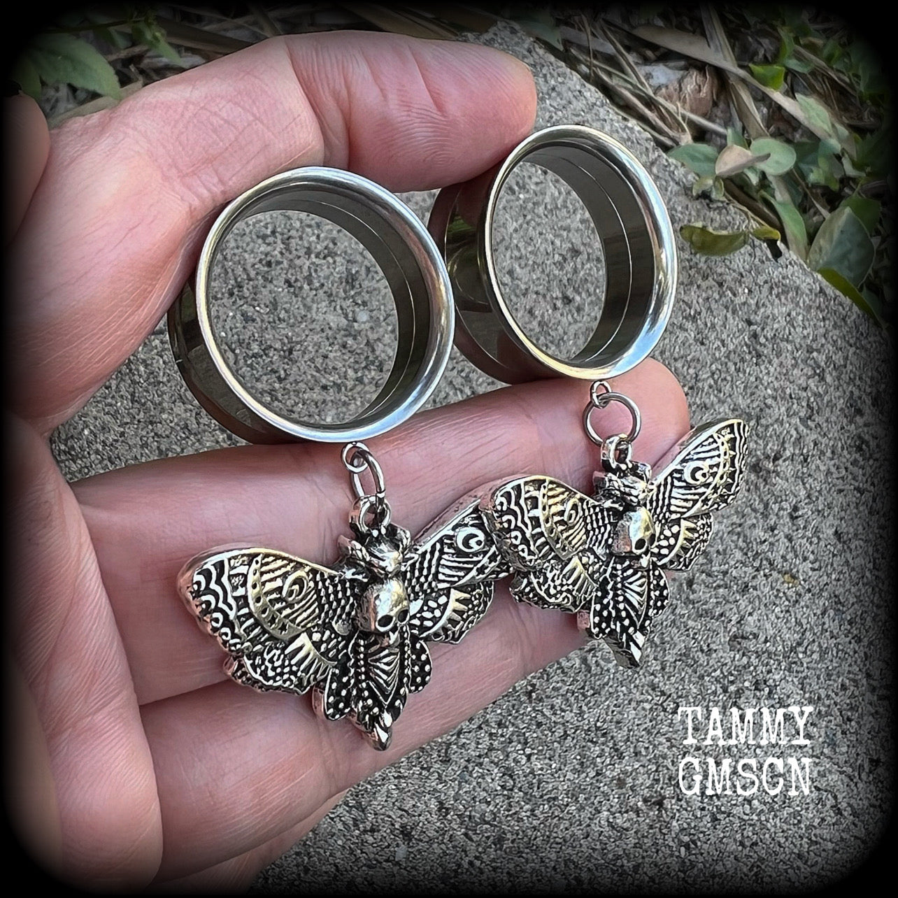 Insect tunnel earrings 