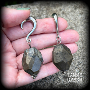 Pyrite ear weights 2 gauge ear weights 6mm earrings Gemstone earrings Ear hangers Ear gauges Ear jewelry Stretched ears Stretched lobes Gauged ears Gauged earrings Tribal ear weights Moss goth 4mm 6mm 8mm 10mm 12mm 14mm 16mm 19mm 22mm 25mm 28mm 30mm 