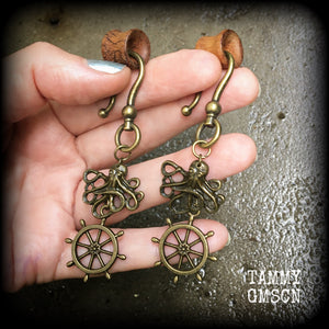 Octopus and ship steer ear hangers