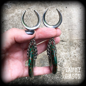 These ear weights feature beautiful big green malachite and bronzite donut gemstones enclosed in triple stainless steel chains, weighing approx 46 grams each and measuring just on 10 cms. This pair has been made with 25mm cradles.