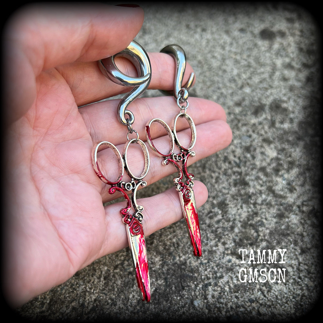 Bloodied scissors halloween gauged earrings