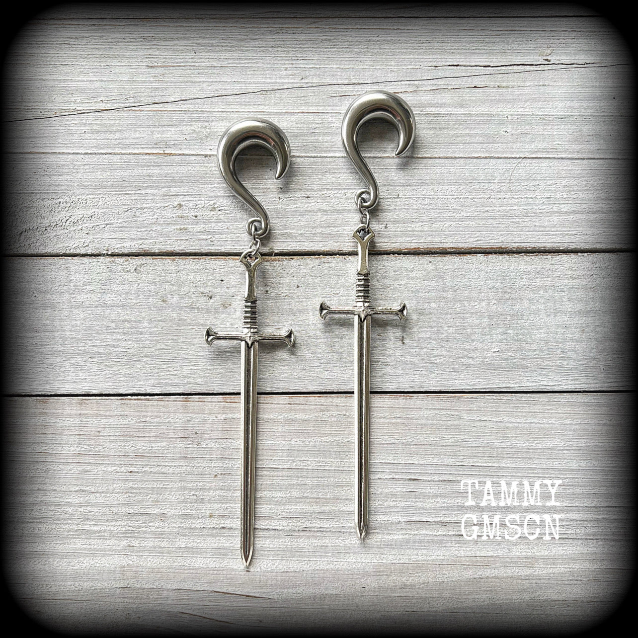 Ace of swords ear hangers 0 gauge ear weights Sword ear gauges Tarot card earrings Body jewelry 6g 2g 00g 1/2” 9/16” 5/8” 3/4” 7/8” 1” 1.10" 1.18" Stretched ears Stretched lobes Gauged ears Tarot jewelry Black Friday Witchy earrings Gothic jewelry